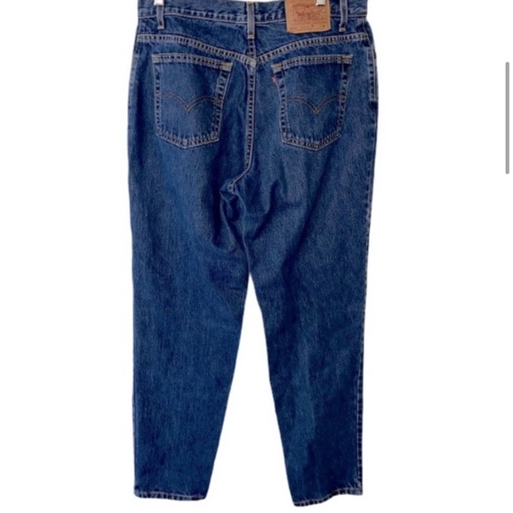 Vintage Classic 550 tapered Levi’s dark wash jeans - Picture 6 of 14